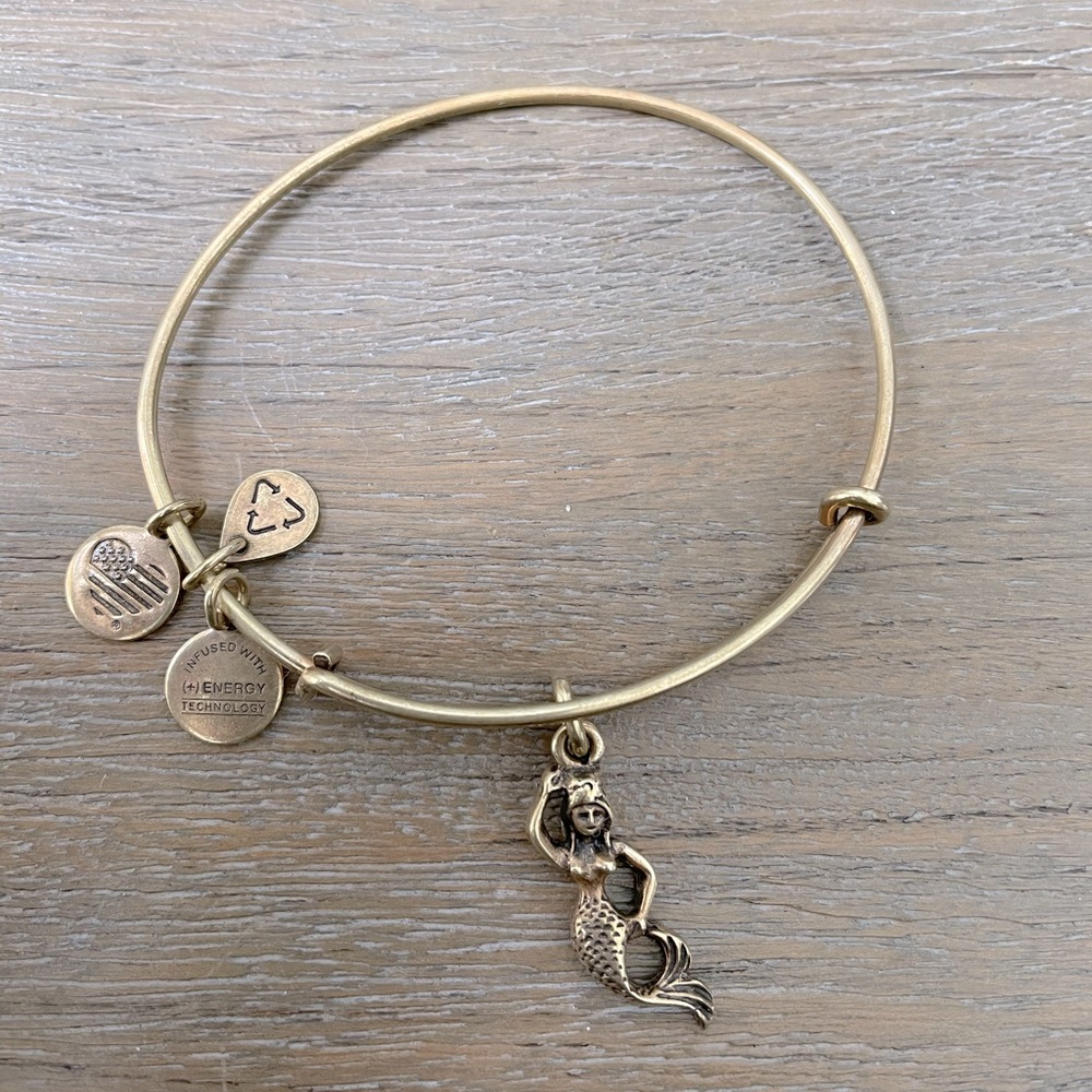 Alex and Ani Mermaid Bracelet 💕